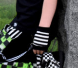 Striped gloves in black and white for kids Halloween Beetlejuice Burton Nightmare Wednesday fingerless