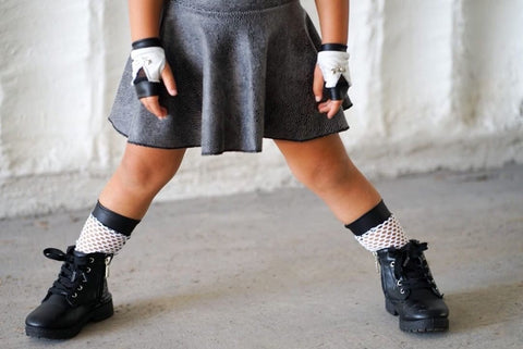 Monochrome Wide Hole Mesh Knee Socks